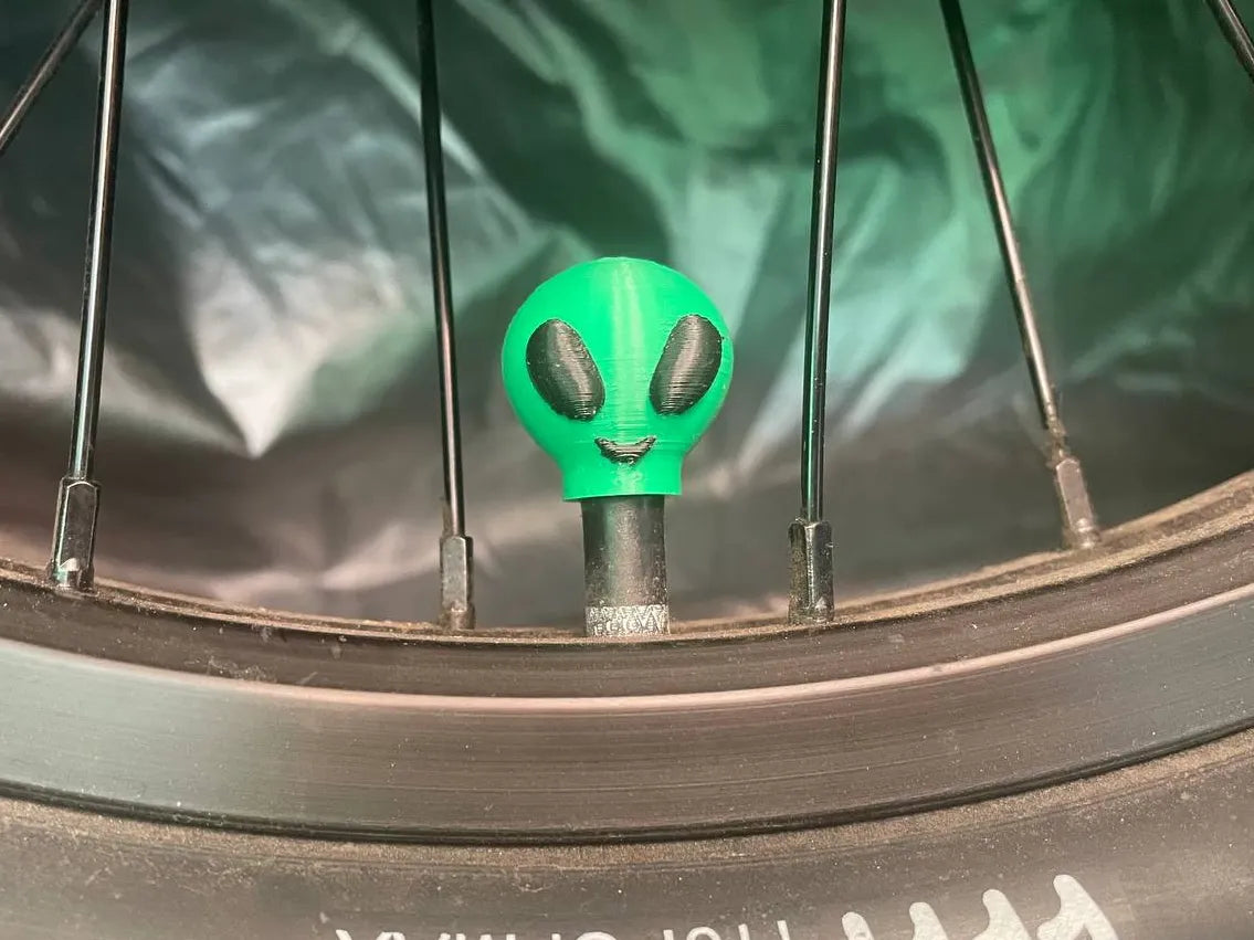 Double-Sided Alien Emoji Valve Cap 3D printed — Schnapps Caps Australia