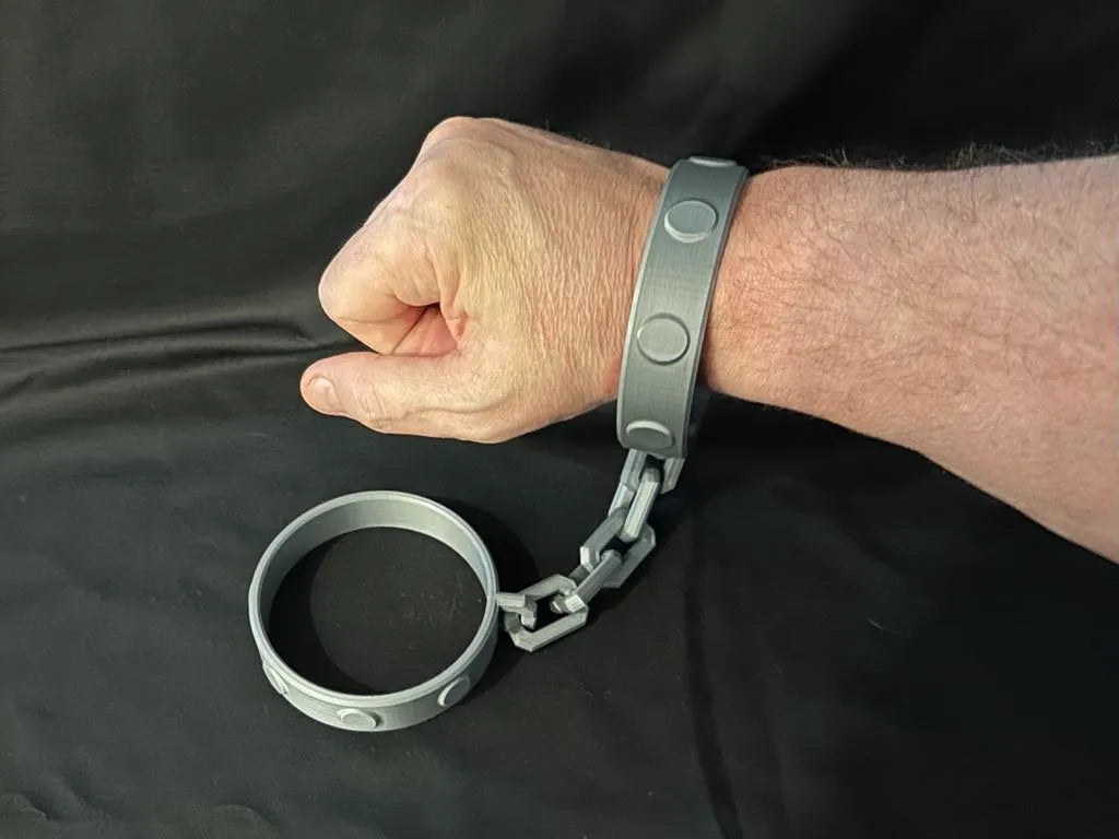 Shackles Prop - Cosplay - Haunted House 3D printed — Schnapps Caps Australia